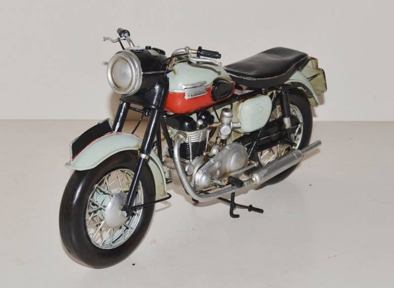 Blechmodell Nostalgie Modellmotorrad Oldtimer Marke Triumph Motorrad Modell aus Blech L 30 cm von JS GartenDeko