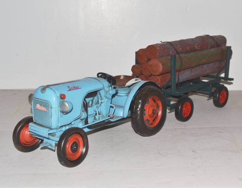 Blechtraktor Nostalgie Modellauto Oldtimer Marke Eicher Traktor Gespann mit Holzanhänger L 62 cm von JS GartenDeko