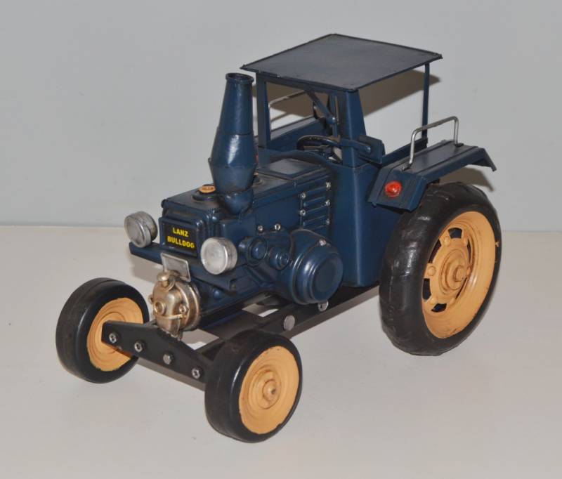 Blechtraktor Nostalgie Modellauto Oldtimer Marke Lanz Bulldog Traktor Modell aus Blech L 25 cm von JS GartenDeko