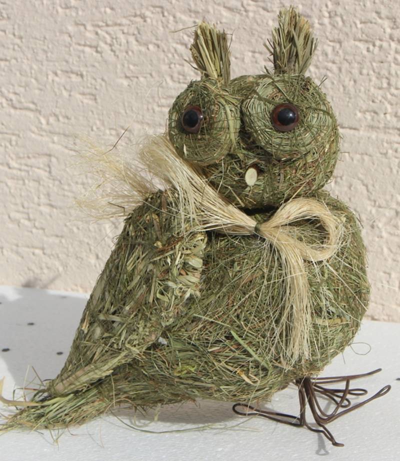 Deko Heu Figur Eule stehend Heueule Höhe 20 cm Tierfigur aus Naturmaterial Heu zum Basteln Heudeko von JS GartenDeko