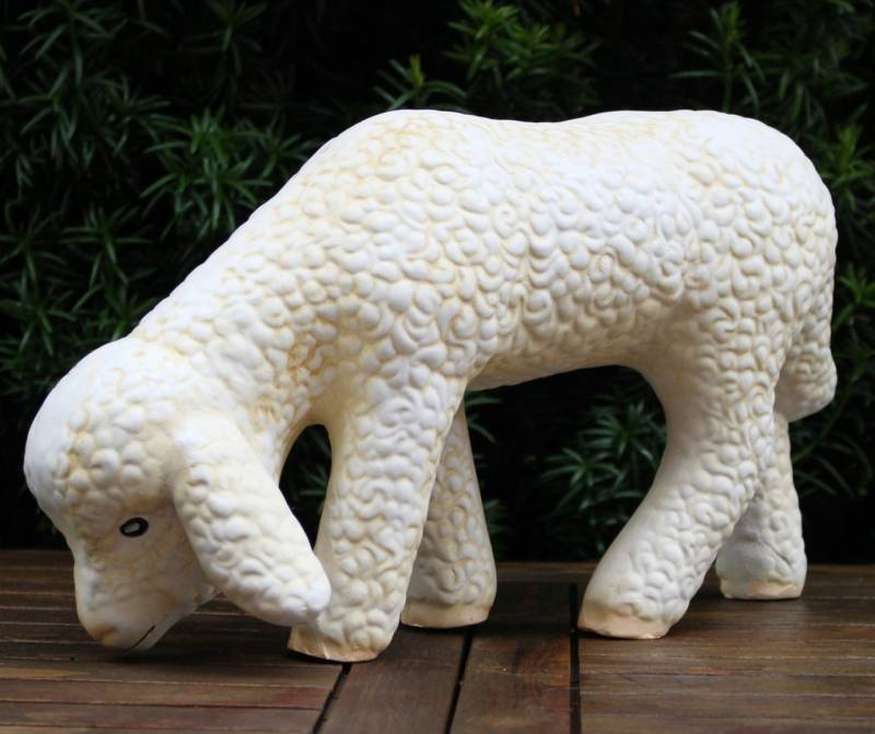Deko Figur Lamm stehend Kopf nach unten H 20 cm Lämmchen Gartenfigur aus Kunstharz von JS GartenDeko