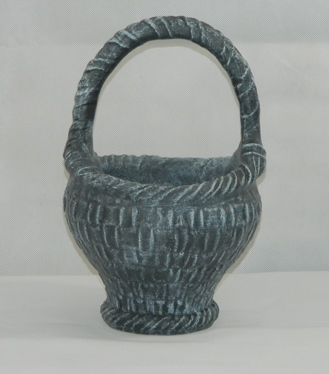 Dekofigur Korb zum Dekorieren H 28 cm Einzelstück aus Kunstharz Gartenfigur Gartendeko von JS GartenDeko