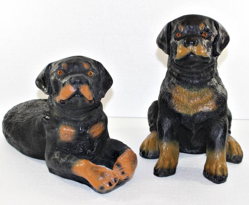Dekofiguren Hunde Rottweiler Welpen H 29/21 cm Hundefiguren 2-er Satz Dekofiguren aus Kunstharz von JS GartenDeko