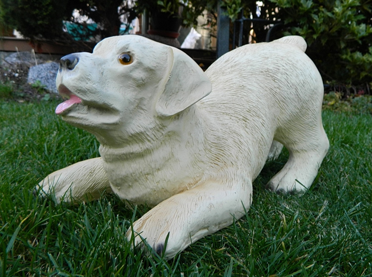 Dekorationsfigur Hund Labrador Retriever Welpe H 18 cm Dekofigur aus Kunstharz von JS GartenDeko