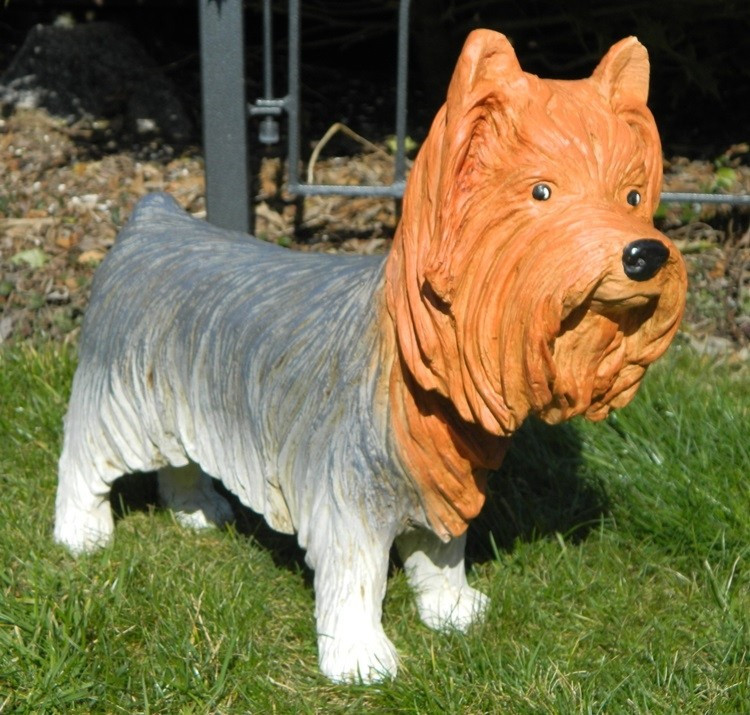 Dekorationsfigur Hund Yorkshire Terrier H 34 cm Dekofigur aus Kunstharz von JS GartenDeko