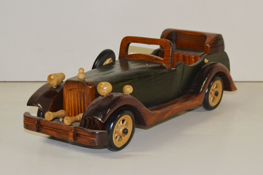 Holzauto Nostalgie Modellauto Oldtimer L 30 cm Nostalgisches Modellwagen aus Holz Holzauto Nostalgie Modellauto Oldtimer L 30 cm Nostalgisches Modellwagen aus Holz von JS GartenDeko