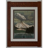 Lassen Volcanic National Park Poster -Azurblau - Im Quartersawn Eichenrahmen von JTMortimer