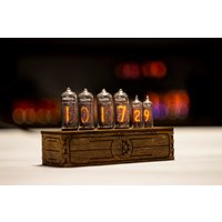 Nixie Tube Clock Rgb Holz Tischuhr, Dieselpunk Dekor Nixie Tube Clock Rgb Holz Tischuhr, Dieselpunk Dekor von JTNlab