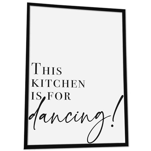 JUHMI Typographie Poster Vintage : This Kitchen Is For Dancing - Aesthetic Room Decor/Zimmer Deko Aesthetic - Wanddeko Wohnzimmer Schlafzimmer Küche Badezimmer - A4 (21x29,7cm) mit Holz Rahmen von JUHMI