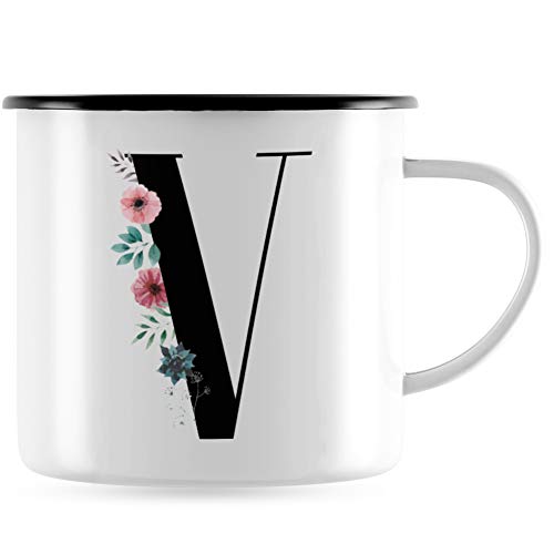 JUNIWORDS Emaille-Tasse, Florales V, Florale Buchstabentasse mit Blume, Schwarzer Tassenrand von JUNIWORDS