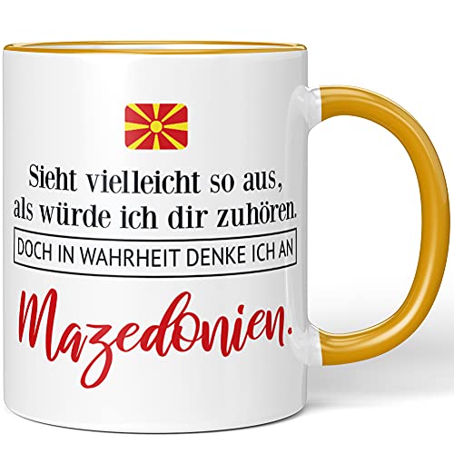 JUNIWORDS Tasse, Sieht vielleicht so aus, als würde ich dir zuhören. Doch in Wahrheit denke ich an Mazedonien (1001313), Wähle Farbe, Dunkelgelb von JUNIWORDS