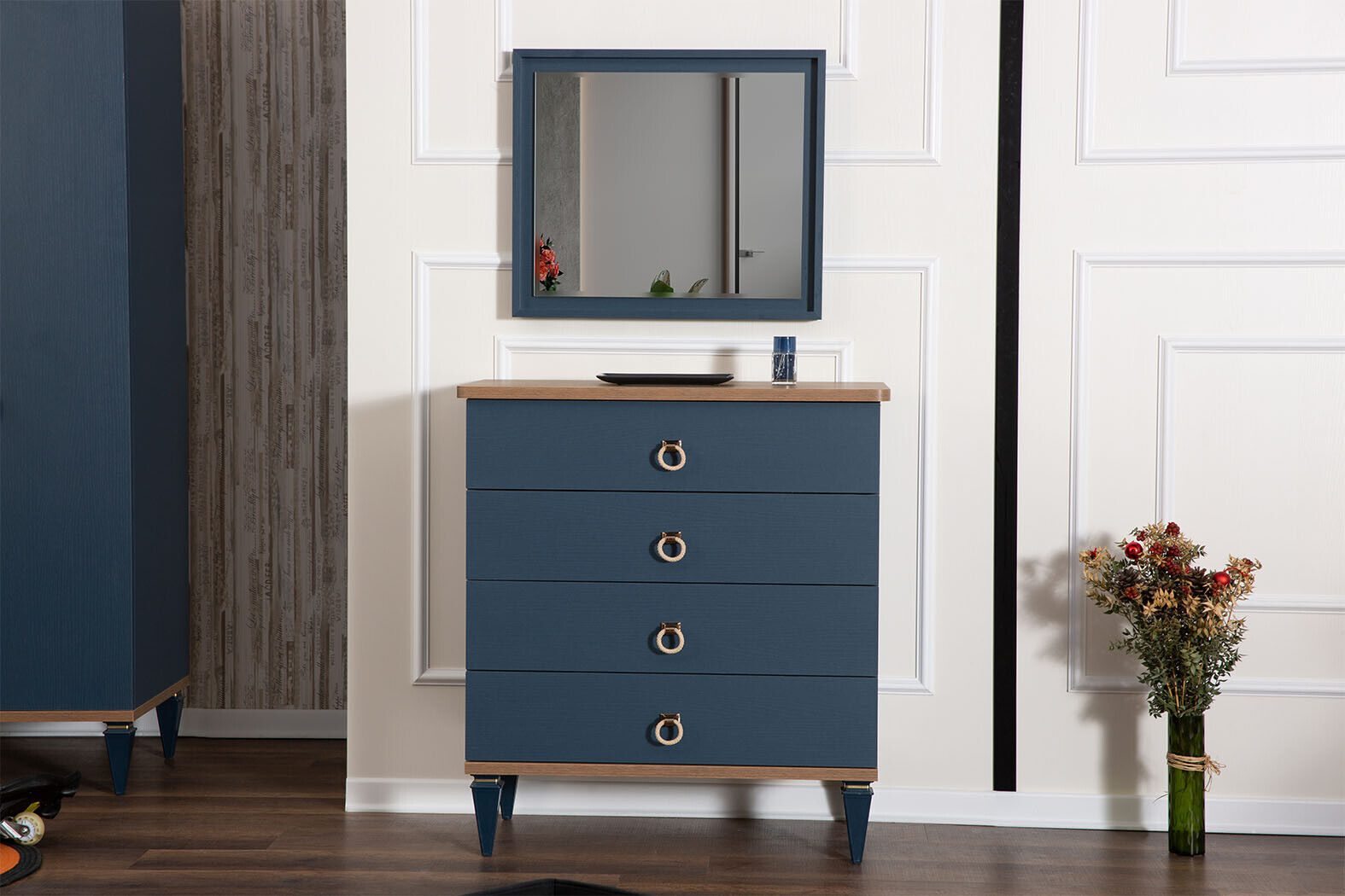 Blaue 4-Türige Kommode Moderne Luxus Anrichte Mit Spiegel Designer Set Blaue 4-Türige Kommode Moderne Luxus Anrichte Mit Spiegel Designer Set von JV Möbel