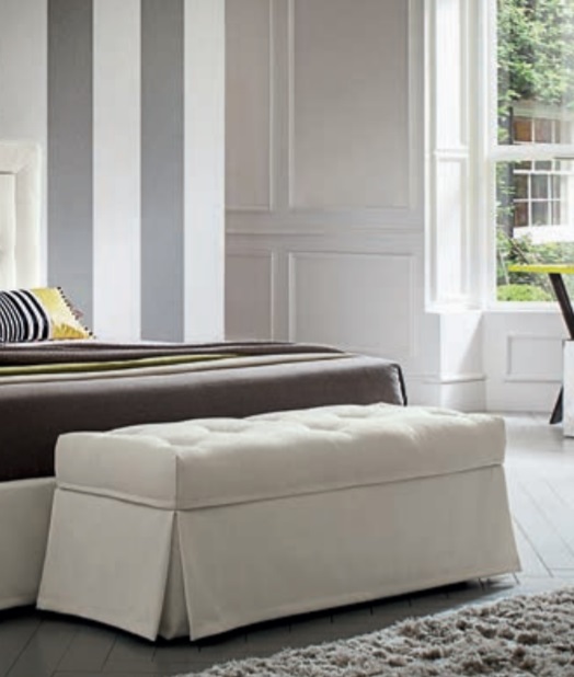 Luxus Landhaus Stil Hocker Möbel Polsterhocker Design Sitz Sitzbank Fußhocker Luxus Landhaus Stil Hocker Möbel Polsterhocker Design Sitz Sitzbank Fußhocker von JV Möbel