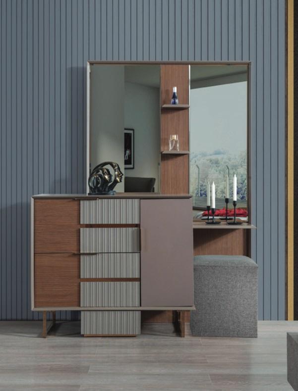 Moderne Schlafzimmer Garnitur Schminktisch Mit Spiegel Hocker 3tlg Set von JV Möbel