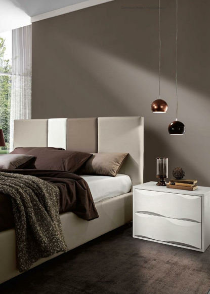Nachtkonsolen Nachttische Konsolen Beistell Tisch Holz Modern Design Nachttisch Nachtkonsolen Nachttische Konsolen Beistell Tisch Holz Modern Design Nachttisch von JV Möbel