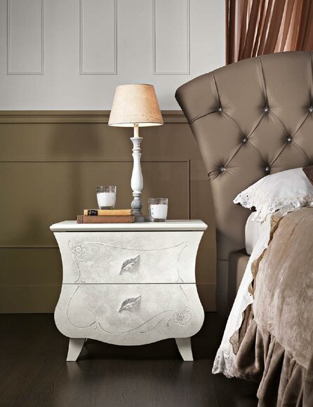 Nachttisch Design Konsole Beistell Tische Schlaf Zimmer Holz Luxus Konsolen Neu Nachttisch Design Konsole Beistell Tische Schlaf Zimmer Holz Luxus Konsolen Neu von JV Möbel