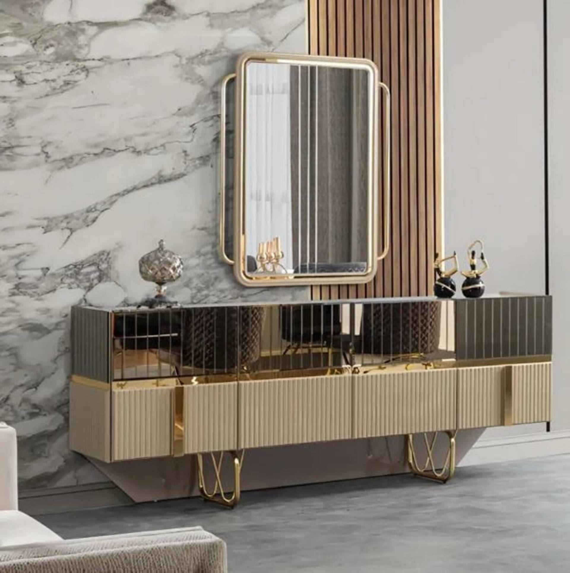 Sideboard mit Spiegel Kommode Schrank Gold Edelstahl Holz Luxusmöbel Sideboard mit Spiegel Kommode Schrank Gold Edelstahl Holz Luxusmöbel von JV Möbel
