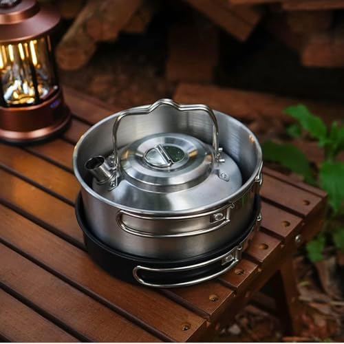 Outdoor-Wasserkocher aus Edelstahl mit Verriegelungsgriff, Camping-Kochgeschirr, tragbare Kaffeekanne, Picknick-Teekanne, 900 ml Outdoor-Wasserkocher aus Edelstahl mit Verriegelungsgriff, Camping-Kochgeschirr, tragbare Kaffeekanne, Picknick-Teekanne, 900 ml von JVNALwnkv