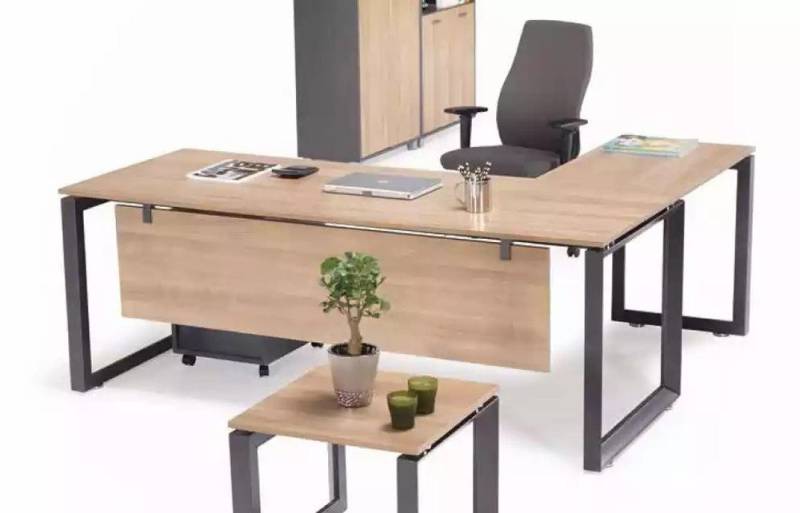 JVmoebel Eckschreibtisch Exklusiver Ecktisch für das Büro – Brauner Schreibtisch für zuhause (1-St., 1x nur Eckschreibtisch), Made in Europa von JVmoebel