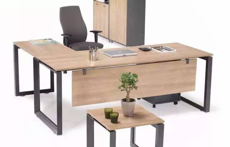 JVmoebel Eckschreibtisch Exklusiver Ecktisch für das Büro – Brauner Schreibtisch für zuhause (1-St., 1x nur Eckschreibtisch), Made in Europa von JVmoebel