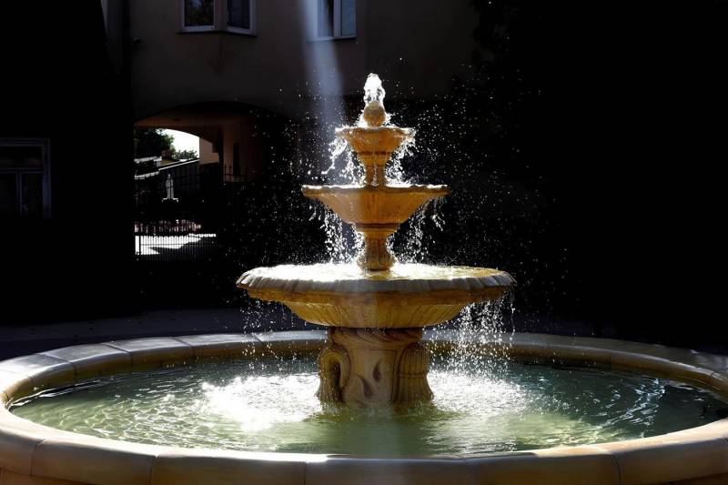 JVmoebel Gartenbrunnen Springbrunnen Fontäne Fontaine Wasserspiel Römische Garten Deko, (Artikel 1030), Made in Europa von JVmoebel