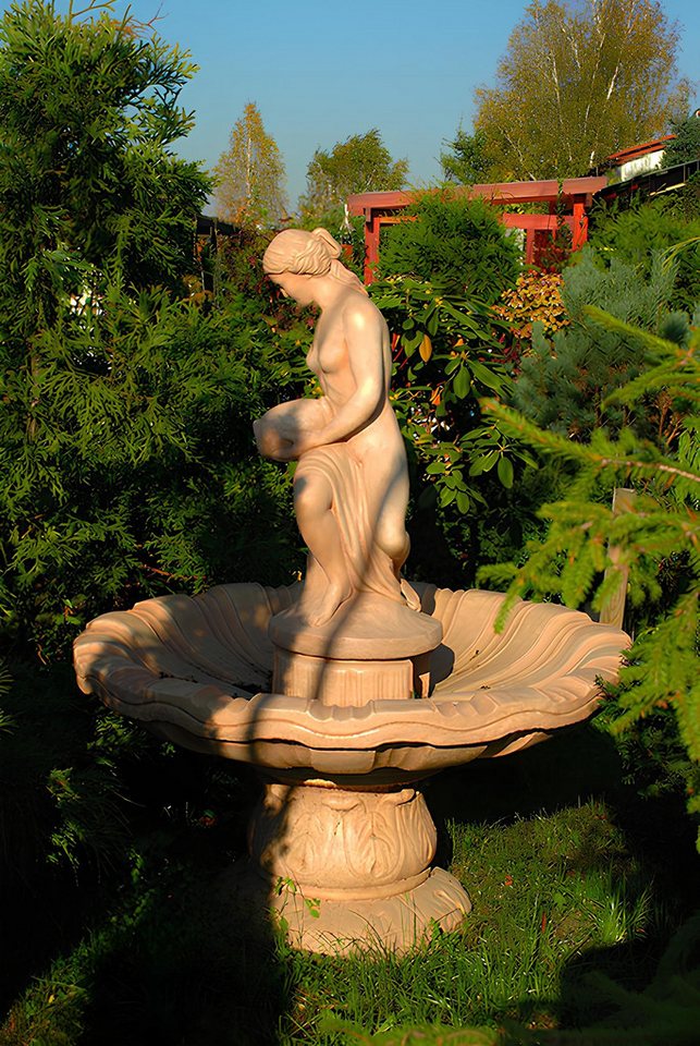 JVmoebel Gartenbrunnen Springbrunnen Fontäne Zierbrunnen Garten Deko Brunnen Margerita, (Artikel 1043), Made in Europa von JVmoebel