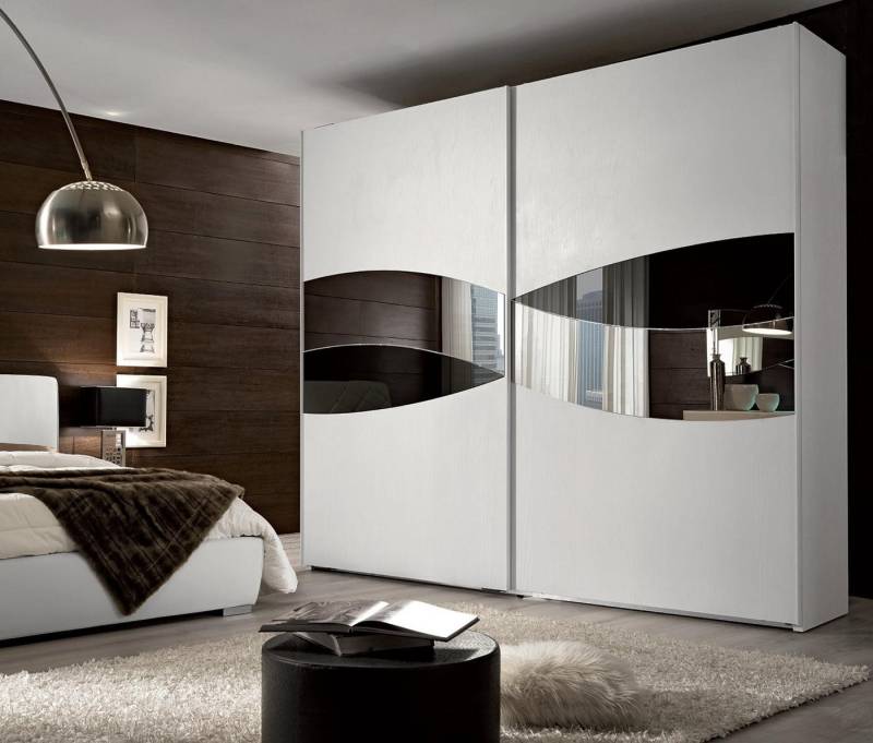 JVmoebel Kleiderschrank Holzkleiderschrank mit Spiegel und Schwebetüren in Weiß Made in Europa JVmoebel Kleiderschrank Holzkleiderschrank mit Spiegel und Schwebetüren in Weiß Made in Europa von JVmoebel