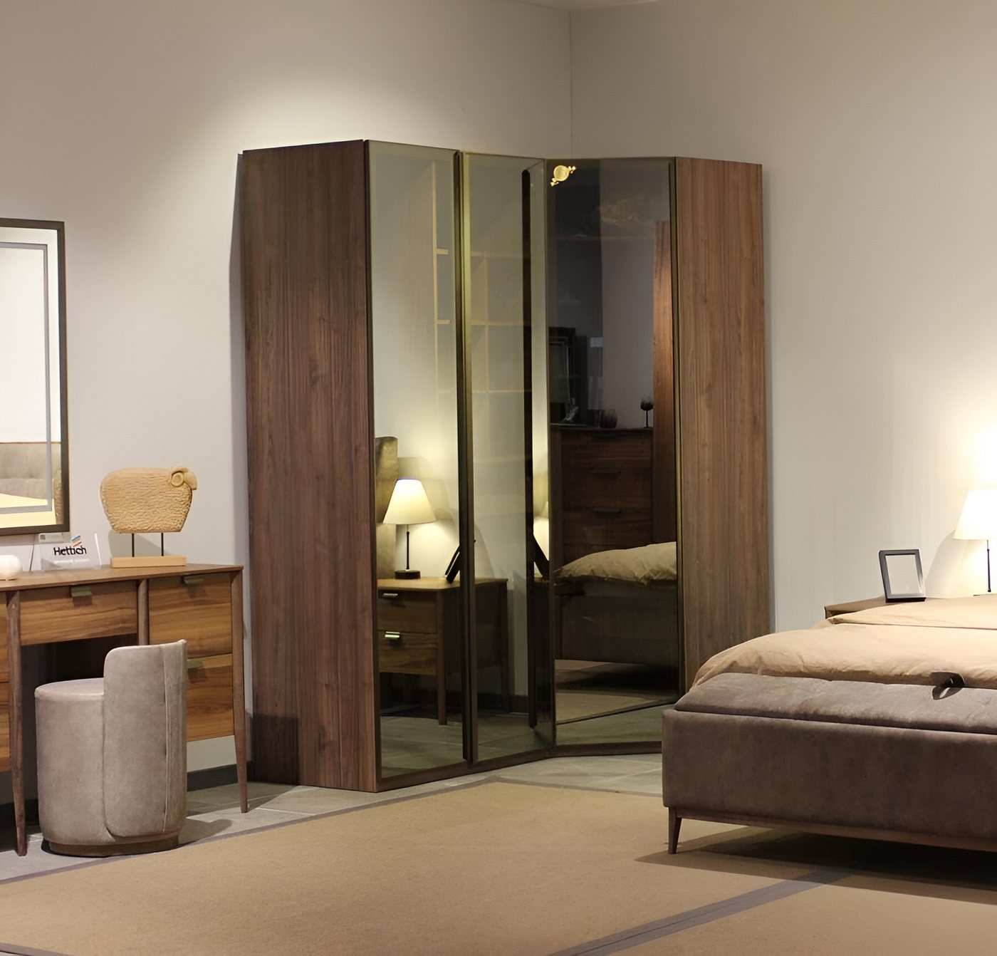 JVmoebel Kleiderschrank Schlafzimmer Holz Schrank Möbel modern und funktional Made in Europa JVmoebel Kleiderschrank Schlafzimmer Holz Schrank Möbel modern und funktional Made in Europa von JVmoebel