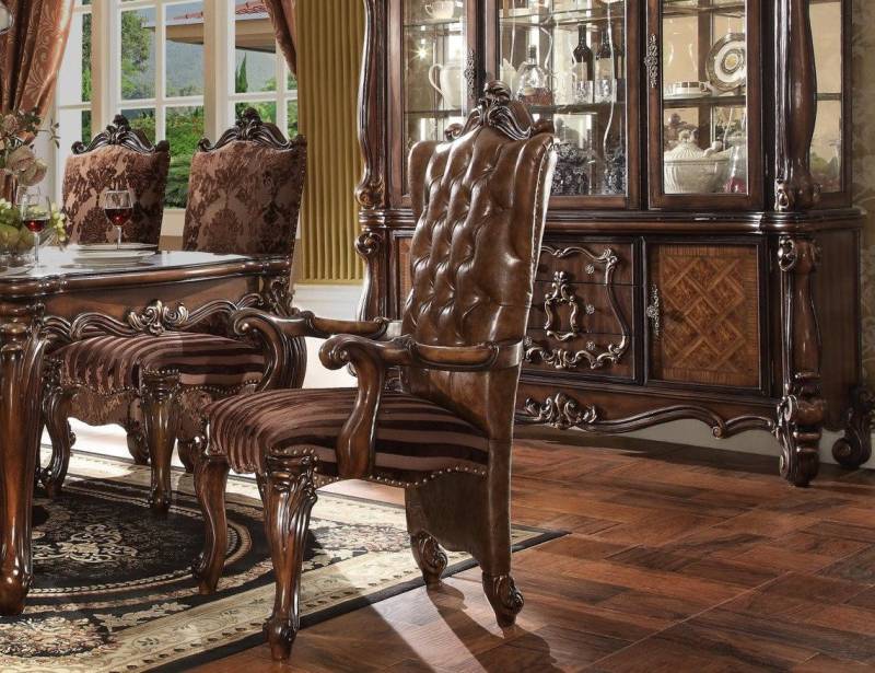 JVmoebel Polsterstuhl Barocker Holzstuhl im Antikstil mit Lederbezug – Esszimmer Set, Made in Europa JVmoebel Polsterstuhl Barocker Holzstuhl im Antikstil mit Lederbezug – Esszimmer Set, Made in Europa von JVmoebel
