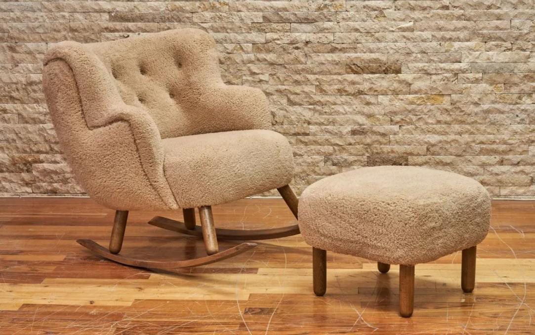 JVmoebel Schaukelstuhl Beiger Luxus-Schaukelstuhl mit Hocker für das Wohnzimmer 2-tlg. (2 St), Made in Europa von JVmoebel