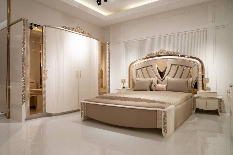 JVmoebel Schlafzimmer-Set Elegantes Schlafzimmer-Set aus Holz in Beige mit modernem Design, (5-tlg., Maße Bett, Maße Kleiderschrank, Maße 2x Nachttische, Maße Bank), Made in Europe von JVmoebel