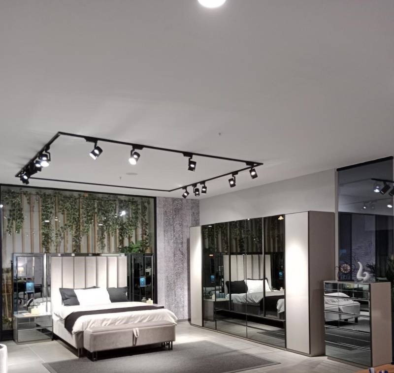 JVmoebel Schlafzimmer-Set Luxus Schlafzimmer Set Komplettes Zimmer Möbel Neu, (9-tlg., Hocker,Bank,Bett,Kommode,Nachttisch,Schminktisch,Schrank,Spiegel), Made in Europa von JVmoebel