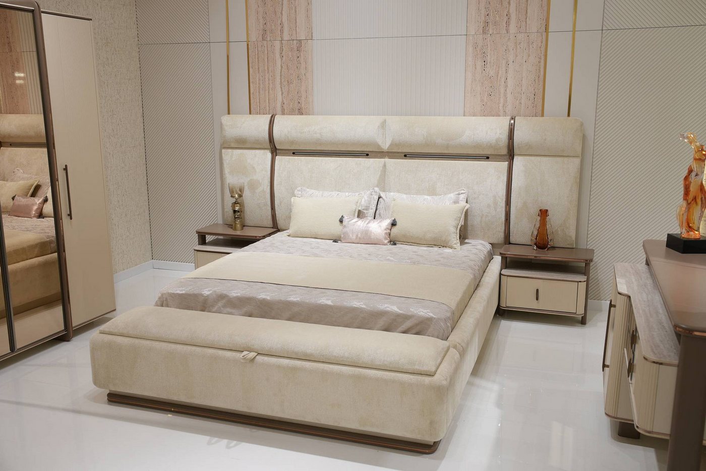 JVmoebel Schlafzimmer-Set Schlafzimmer-Set aus Holz in Beige mit modernem Design, (4-tlg., Maße Bett , Maße 2x Nachttische), Made in Europe von JVmoebel