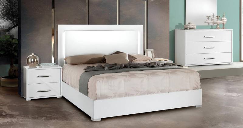 JVmoebel Schlafzimmer-Set Schlafzimmermöbel Set: Bett mit Nachttischen, 3-teilig, Made in Europa JVmoebel Schlafzimmer-Set Schlafzimmermöbel Set: Bett mit Nachttischen, 3-teilig, Made in Europa von JVmoebel