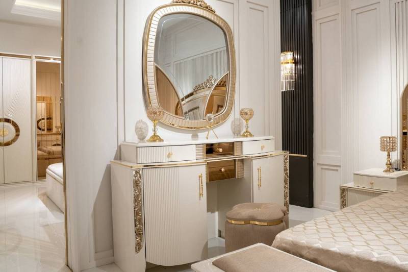 JVmoebel Schminktisch Eleganter Beigefarbener Holz-Schminktisch mit Pouffe für Schlafzimmer (2-St., Maße Schminktisch , Maße Pouffe), Made in Europa von JVmoebel