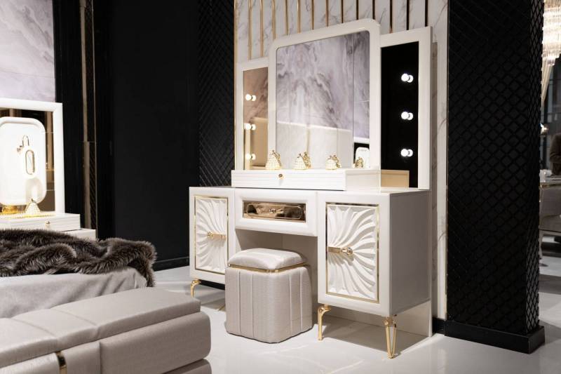 JVmoebel Schminktisch Eleganter Beiger Schminktisch aus Holz mit Spiegel und Puff (MaßeSchminktisch mit Spiegel , MaßeHocker), Made in Europe von JVmoebel