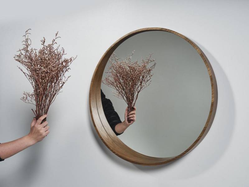 JVmoebel Wandspiegel Klassischer Wandspiegel aus Holz in Braun für das Wohnzimmer (Spiegel), Made in Europa von JVmoebel