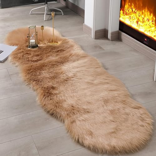 JXLOULAN Faux Lammfell Schaffell Teppich Hellbraun 60x160 cm, Longhair Flauschiger Teppiche Wohnzimmer Deko Weicher Fell Carpet für Stühle Sofa Schlafzimmer Kinderzimmer von JXLOULAN