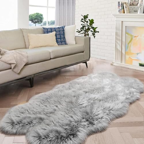 JXLOULAN Faux Lammfell Schaffell Teppich Grau 120x180 cm, Weicher Flauschiger Teppich Wohnzimmer Deko, Longhair Fell Lammfellimitat Carpet für Stühle Sofa Schlafzimmer Kinderzimmer von JXLOULAN