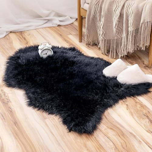JXLOULAN Faux Lammfell Schaffell Teppich Schwarz 40x60 cm, Flauschiger Teppich Wohnzimmer Deko Longhair Weicher Fell Carpet für Stühle Sofa Schlafzimmer Kinderzimmer JXLOULAN Faux Lammfell Schaffell Teppich Schwarz 40x60 cm, Flauschiger Teppich Wohnzimmer Deko Longhair Weicher Fell Carpet für Stühle Sofa Schlafzimmer Kinderzimmer von JXLOULAN