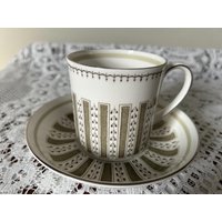 Susie Cooper Entwarf Milchteetasse Und Untertasse Aus Den 1960Er Jahren - Persia-Muster von JacarandaCollection