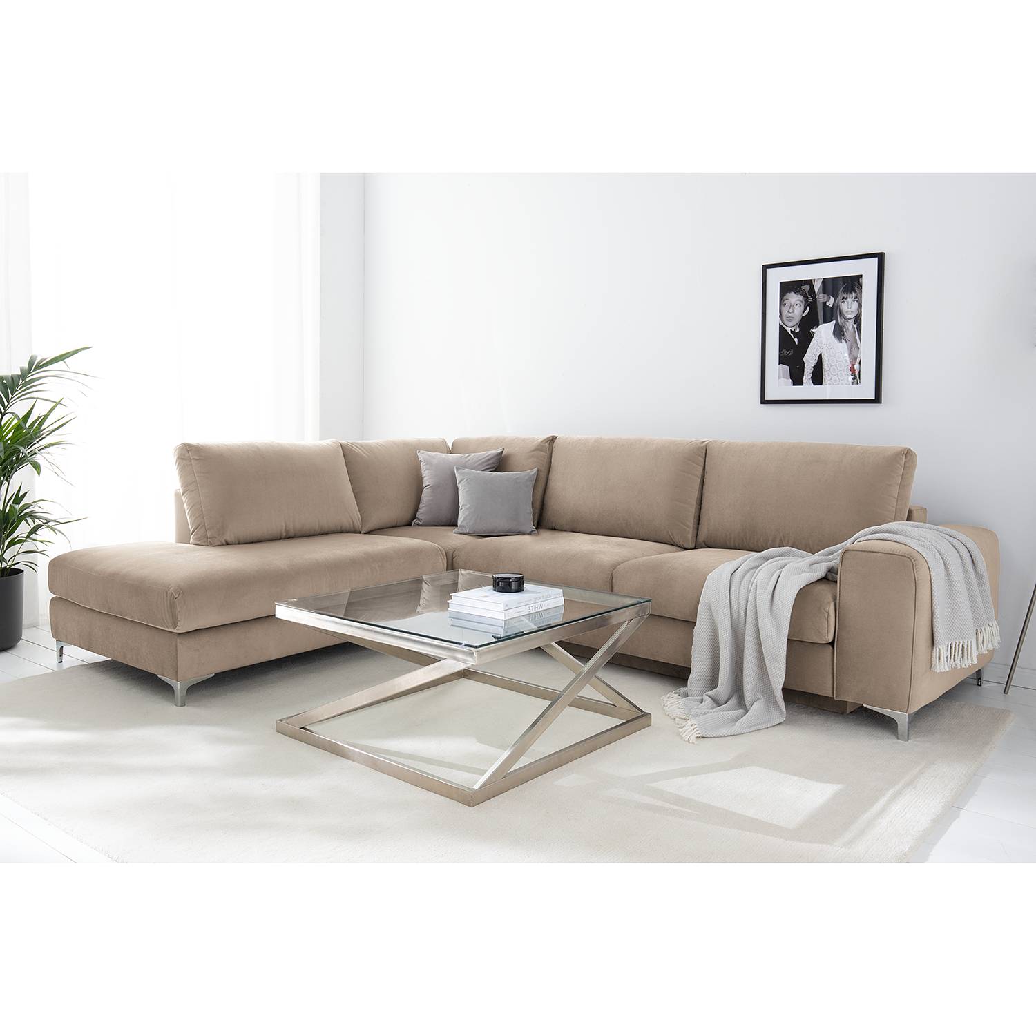 Jack & Alice Ecksofa Baitz I Cappuccino Samt 302x91x235 cm mit Schlaffunktion von Jack & Alice