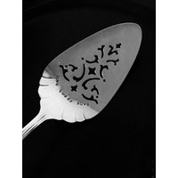 Liebe Sweet Love - Kuchen/Torte Server Repurposed Jahrgang Hand Gestempelt Liebe Sweet Love - Kuchen/Torte Server Repurposed Jahrgang Hand Gestempelt von JackBradyStudios