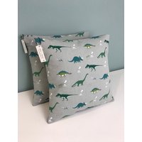 Dinosaurier Kissenhülle | Sophie Allport Stoff Handarbeit Eine Vielzahl Von Größen Dinosaurier Kissenhülle | Sophie Allport Stoff Handarbeit Eine Vielzahl Von Größen von JackandRosieUK