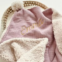 Anpassbare Babydecke Aus Fell Und Doppelter Gaze in Puderrosa Anpassbare Babydecke Aus Fell Und Doppelter Gaze in Puderrosa von JackyAndFamily