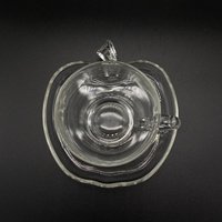 Vintage - Haselnuss Glasteetasse Und Apfelförmige Untertasse Das Obstgartenmuster Um 1950 von JacquelynVaccaro