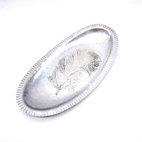 Vintage - Oval Hand Geschmiedet Aluminium Tablett Handel Kontinentalmarke Silber Look 566 von JacquelynVaccaro