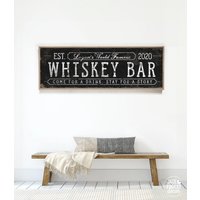 Schwarzes Whisky Bar-Schild Personalisiertes Bauernhaus-Dekor Im Vintage-stil Home-Barwagen-Wandkunst-Geschenk Große Kunstmetalldruck-Leinwand {Svb} von JadeForestDecor