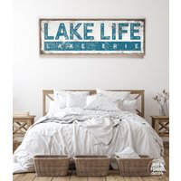 Vintage-Schild Am Eriesee Personalisierte Lake Life-Leinwand Blaugrünes Seehaus-Dekor Individuelles See-Geschenk Für Mama von JadeForestDecor
