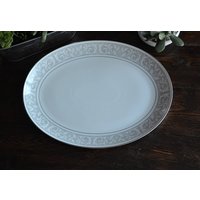 16"Whitney W Dalton By Imperial China Ovale Servierplatte/Graue Mit Blattranken Mid Century Mcm Vintage von JadeandLoren